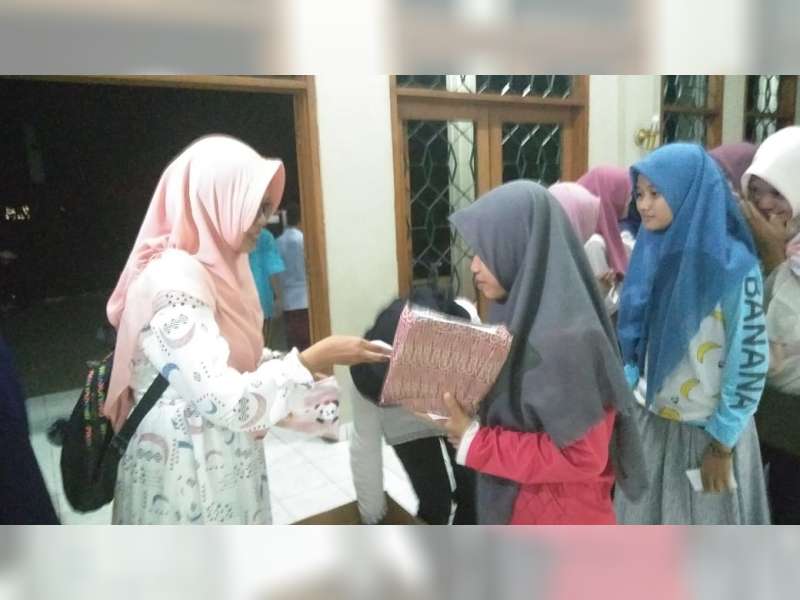 Relawan Kelas Inspirasi Bojonegoro Beri Donasi Anak Yatim Panti Asuhan Muhammadiyah