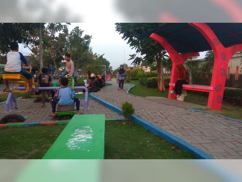 Menunggu Saat Buka Puasa di Taman Talun Sumberrejo Bojonegoro