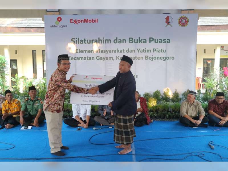 EMCL Beri Bantuan Sarana Pendukung Belajar 11 Lembaga Pendidikan Informal di Kecamatan Gayam.