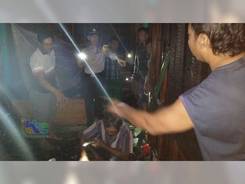 Diduga Akibat Korsleting Listrik, Rumah Warga Ngasem Bojonegoro Terbakar