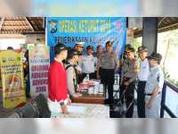 Awak Bus di Terminal Rajekwesi Bojonegoro Jalani Pemeriksaan Kesehatan