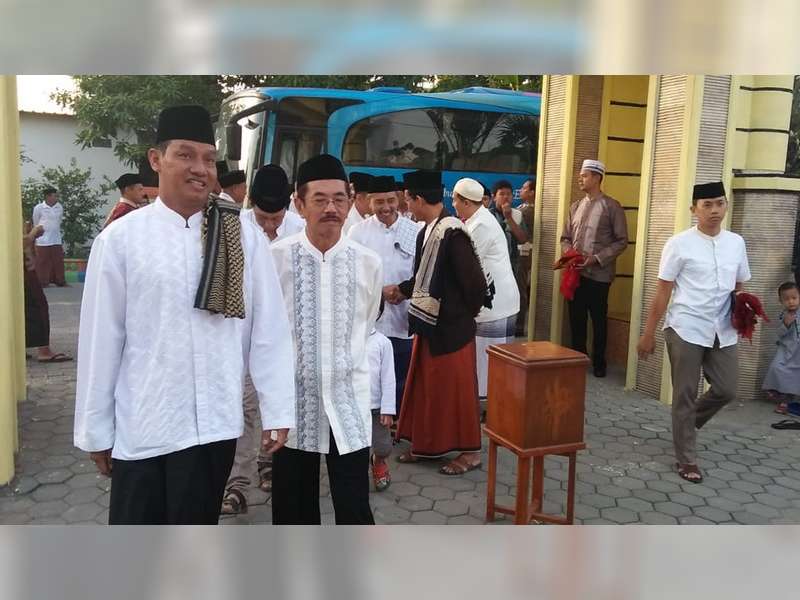 Pj Bupati Bojonegoro Laksanakan Salat Idul Fitri di Masjid Mojodeso Kecamatan Kapas