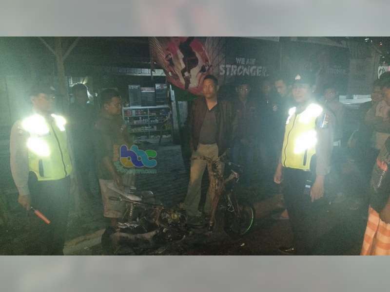 Akibat Kembang Api, Toko dan Motor Milik Warga Baureno Bojonegoro Hangus Terbakar
