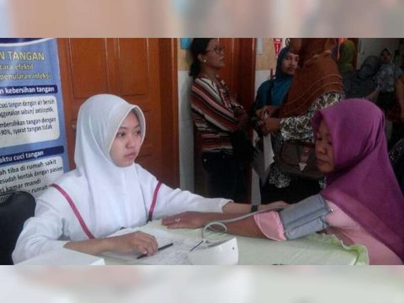 Peran Bidan Dalam Menekan Angka Kematian Ibu