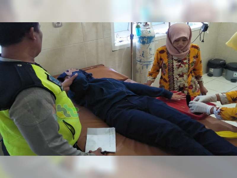 Tabrakan Motor di Dander Bojonegoro, Seorang Pengendara Luka-Luka