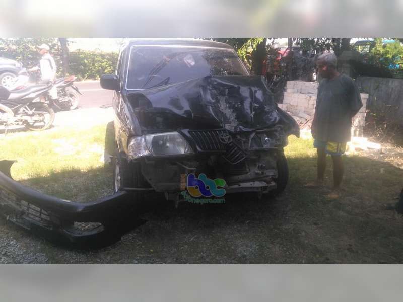 Kurang Konsentrasi, Kijang Tabrak Dump Truk di Balen Bojonegoro, Dua Orang Luka-Luka