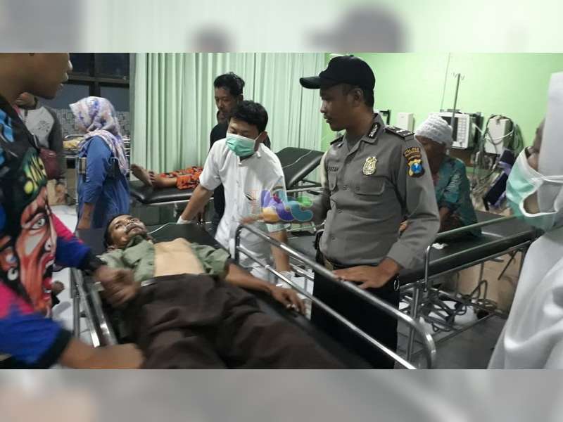 Dua Motor Bersenggolan di Kanor Bojonegoro, Kedua Pengendara Masuk Rumah Sakit