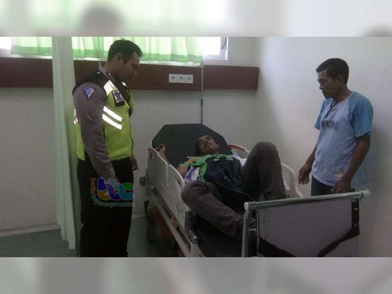 Mobil Innova Tabrak Mega Pro di Padangan Bojonegoro, Pengendara Mega Pro Alami Patah Tulang