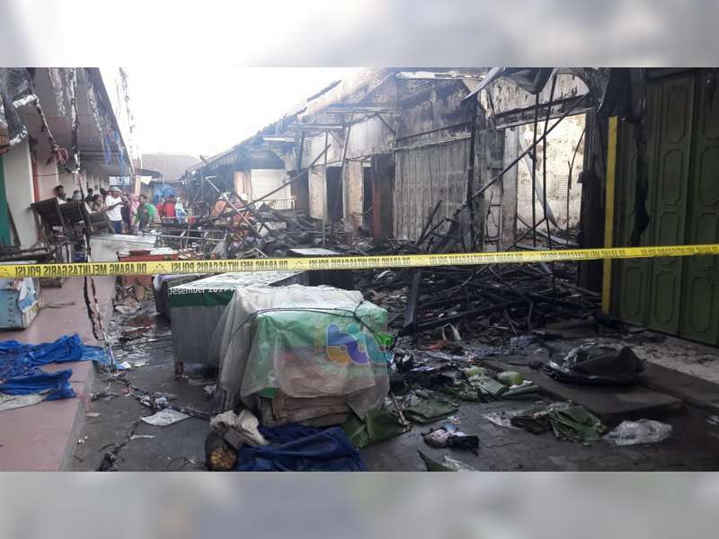 Puluhan Kios di Pasar Plaza Cepu Blora Ludes Terbakar
