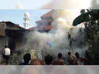 Akibat Pembakaran Sampah, Rumah Warga di Kota Bojonegoro Terbakar