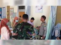 Dua Motor Bersenggolan di Sugihwaras Bojonegoro, Seorang Pembonceng Alami Patah Tulang