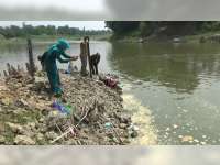 Air Sungai Bengawan Solo di Bojonegoro Tercemar Limbah Minyak Lemak
