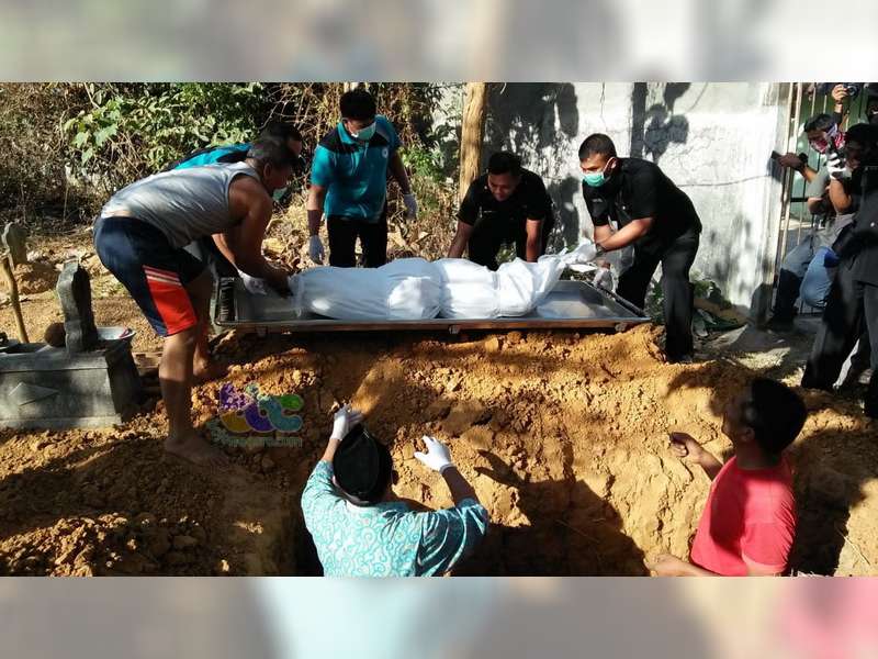 Jasad Terbakar Tanpa Identitas Yang Ditemukan di Blora, Dimakamkan