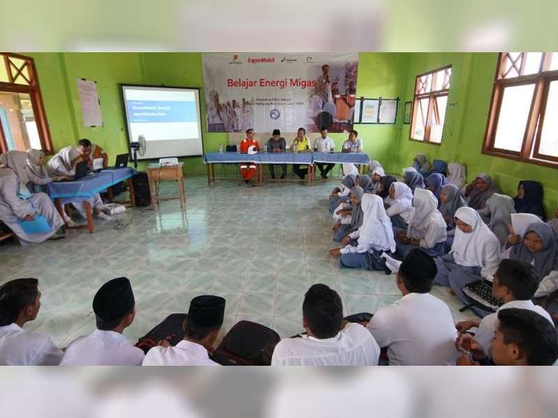 EMCL Belajar Energi Migas Bareng Siswa SMA Islam Gayam