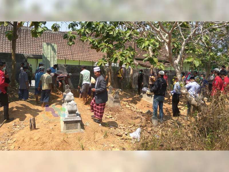 Makam Perempuan Hangus Terbakar di Blora Dibongkar, Jasad Dibawa ke Semarang