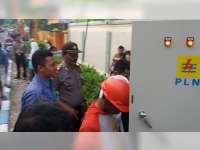 Voltase PLN Naik Hingga 400 Volt, Banyak Peralatan Elektronik Warga Kapas Rusak Terbakar