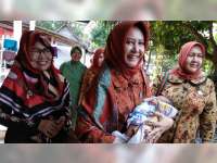 Istri Pj Bupati Bojonegoro, Kunjungi Bayi Yang Ditemukan di Banjarsari Trucuk
