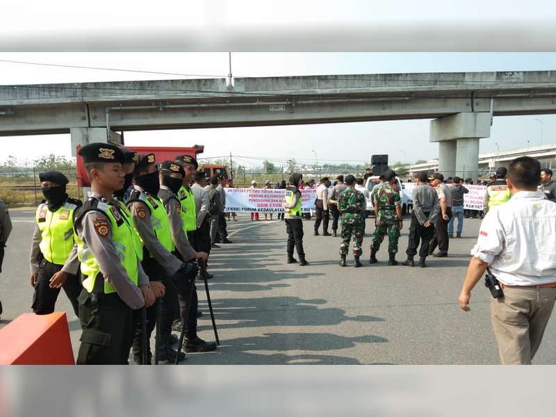 Polres Bojonegoro Siagakan 2 Peleton Anggota Pengamanan Unras di Gayam dan Kalitidu