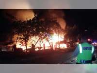 3 Rumah dan 2 Sekolah Di Sumberrejo Bojonegoro Terbakar Kerugaian Capai Rp 650 Juta