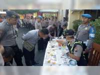 Sie Propam Polres Bojonegoro Laksanakan Tes Urine dan Periksa Kelengkapan Anggota