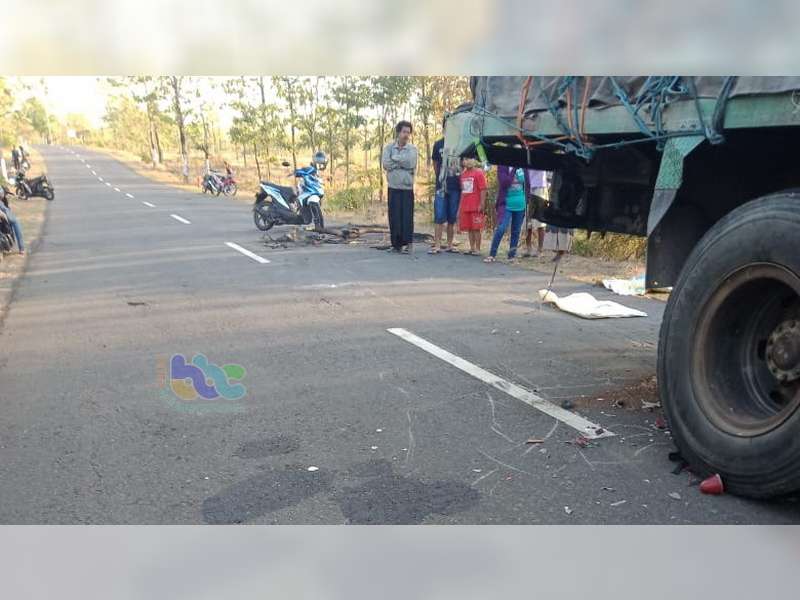 Tabrak Truk Parkir, Seorang Pemotor di Temayang Bojonegoro Meninggal Dunia