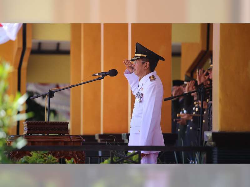 Pj Bupati Pimpin Upacara Peringatan Detik-Detik Proklamasi di Alun-Alun Bojonegoro