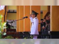 Pj Bupati Pimpin Upacara Peringatan Detik-Detik Proklamasi di Alun-Alun Bojonegoro