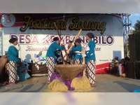 Perayaan HUT Kemerdekaan RI, Warga Kembangbilo Tuban Gelar Festival Lesung