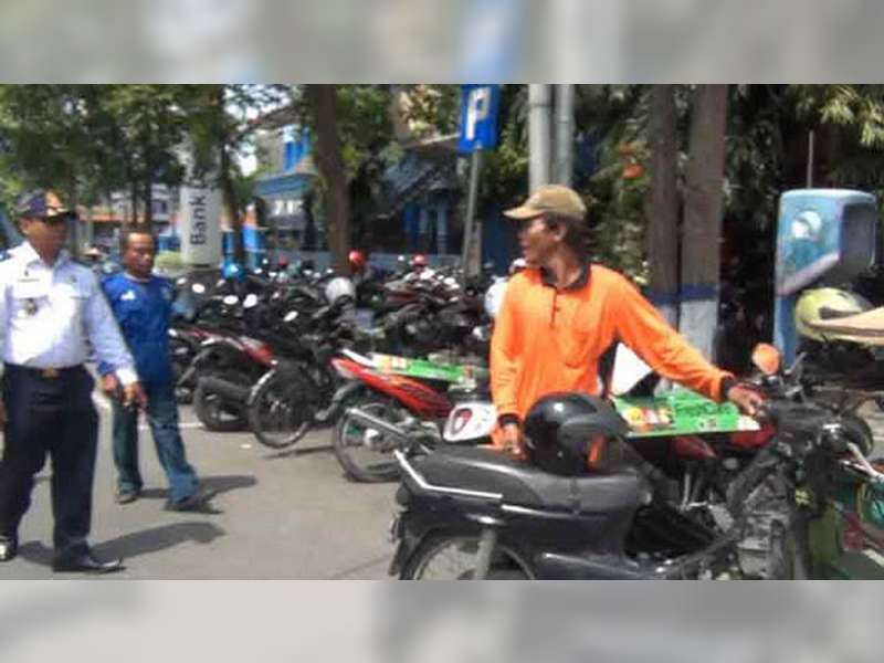 Penerimaan Pendapatan Pajak Parkir di Bojonegoro Hingga Agustus 2018 Capai Rp 160 Juta