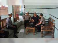 Kapolres Bojonegoro Bersama Kasat Lantas Datangi Rumah Pelaku Pelanggar Lalu Lintas