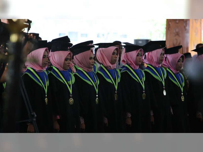 Wisuda XXI Akademi Kebidanan Pemkab Bojonegoro Digelar di Pendapa Malowopati