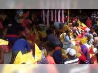 Warga Berebut Nasi Buceng Sedekah Bumi Klenteng Kwan Sing Bio Tuban