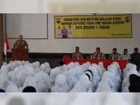 Kapolres Beri Motivasi Siswa-Siswi SMAN 1 Tuban
