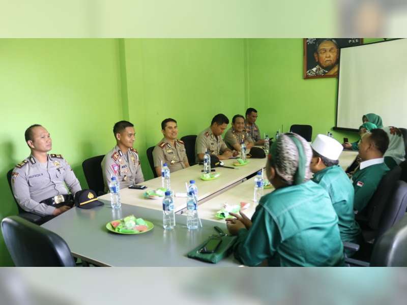 Upayakan Pemilu Damai, Kapolres Bojonegoro Silaturrahim ke Markas PKB