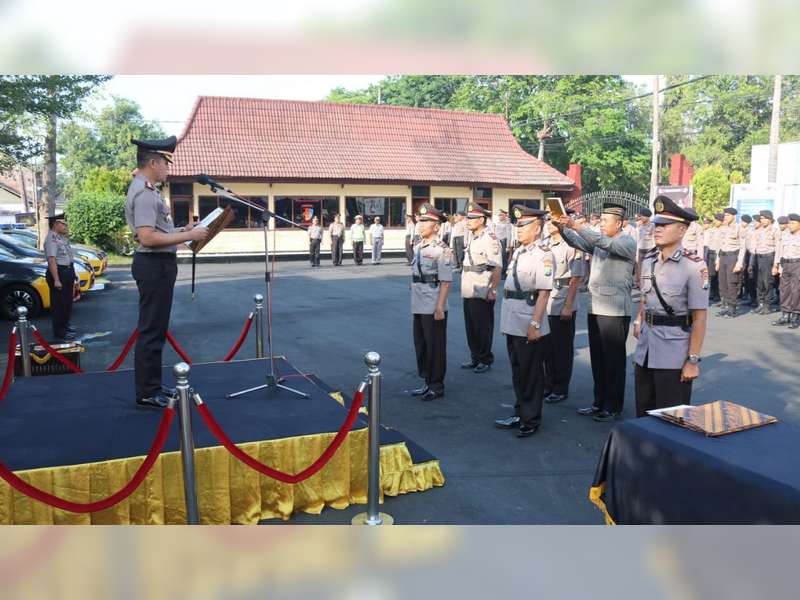 Kapolres Bojonegoro Pimpin Sertijab Sejumlah Perwira dan Kapolsek Jajaran