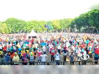 Ribuan Warga Ikuti Senam Dayung di Alun-Alun Bojonegoro