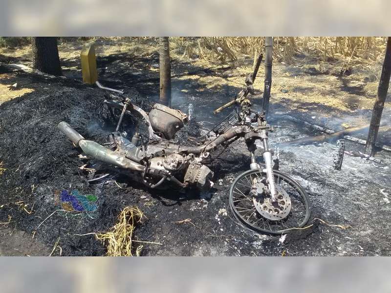 Motor Milik Warga Semanding Tuban Ludes Terbakar di Jalan