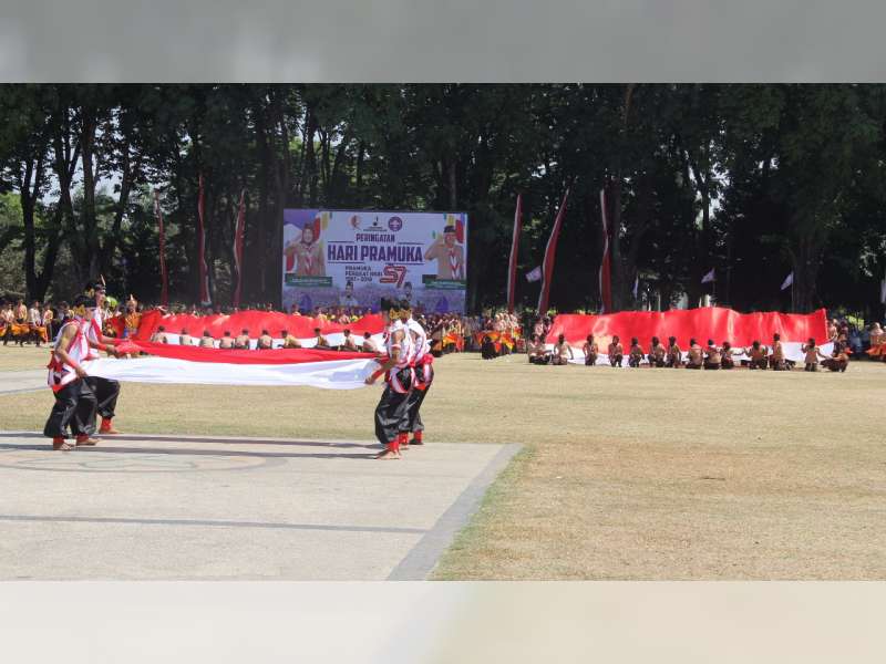 Bupati Pimpin Upacara Peringatan Hari Pramuka di Alun-Alun Bojonegoro