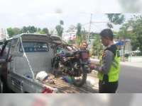 Motor Tabrak Mobil Boks di Dander Bojonegoro, Pengendara Motor Luka-Luka