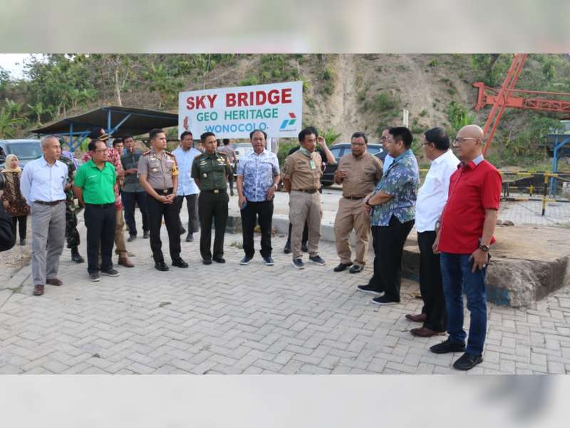 Komisi VII DPR RI Kunjungi Geoheritage Teksas Wonocolo Bojonegoro