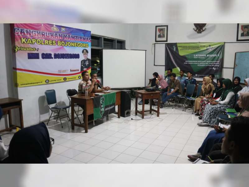 Kapolres Ajak Mahasiswa dan Masyarakat di Bojonegoro Bersama-Sama Melawan Hoax