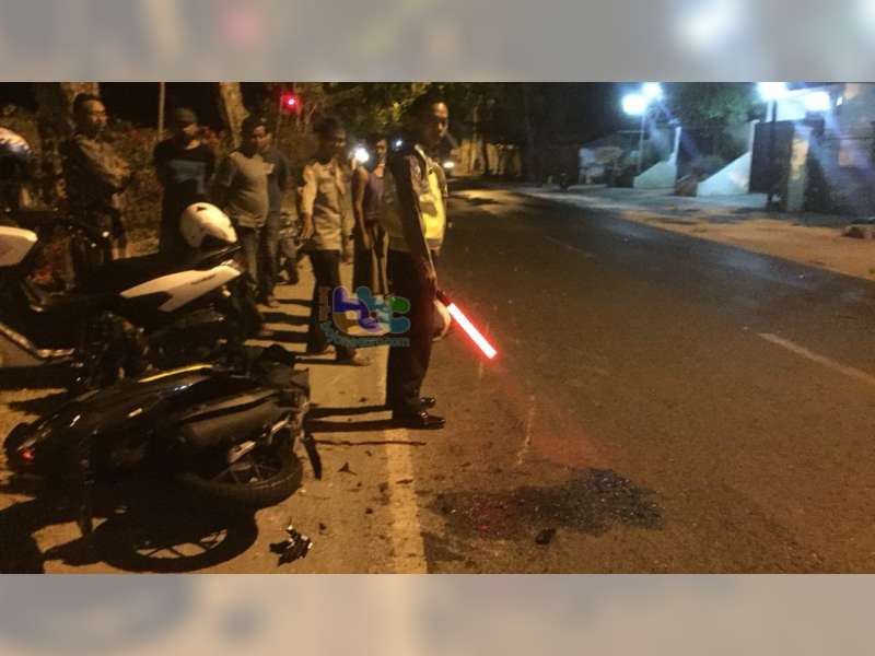 Ambil Haluan Terlalu ke Kanan, Pemotor di Sumberrejo Bojonegoro Ditabarak Mobil