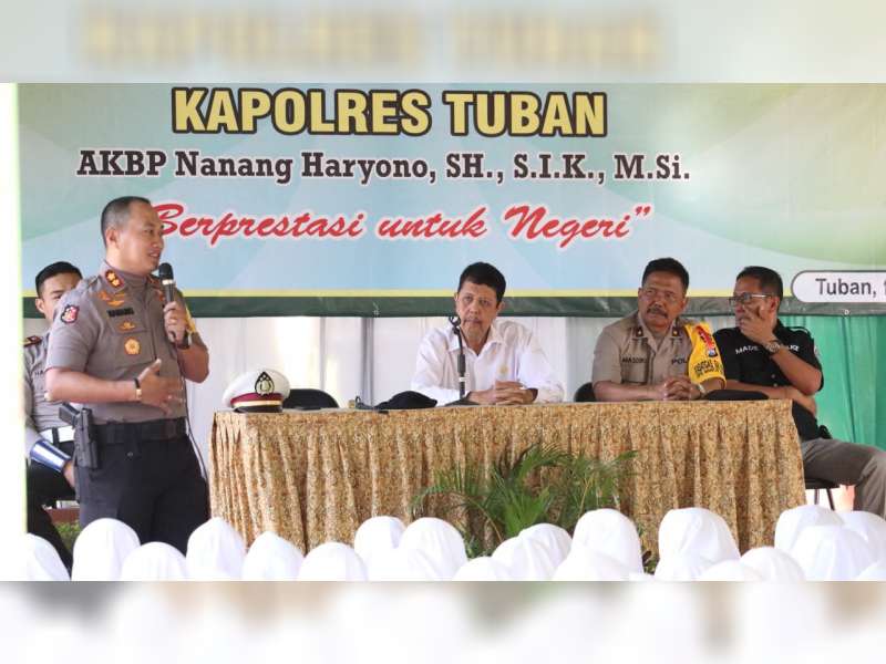 Kapolres Ajak Pelajar di Tuban Perangi Berita Hoax