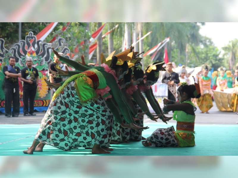 Pawai Budaya Tingkat SD dan SLTP Kabupaten Bojonegoro Diikuti 33 Peserta