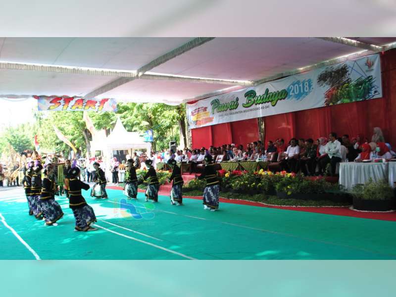 Pawai Budaya Tingkat SLTA dan Umum Kabupaten Bojonegoro Berlangsung Meriah