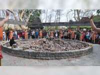 Prosesi Pengambilan Api Abadi Peringatan HJB ke 341, di Lokasi Wisata Khayangan Api &nbsp;