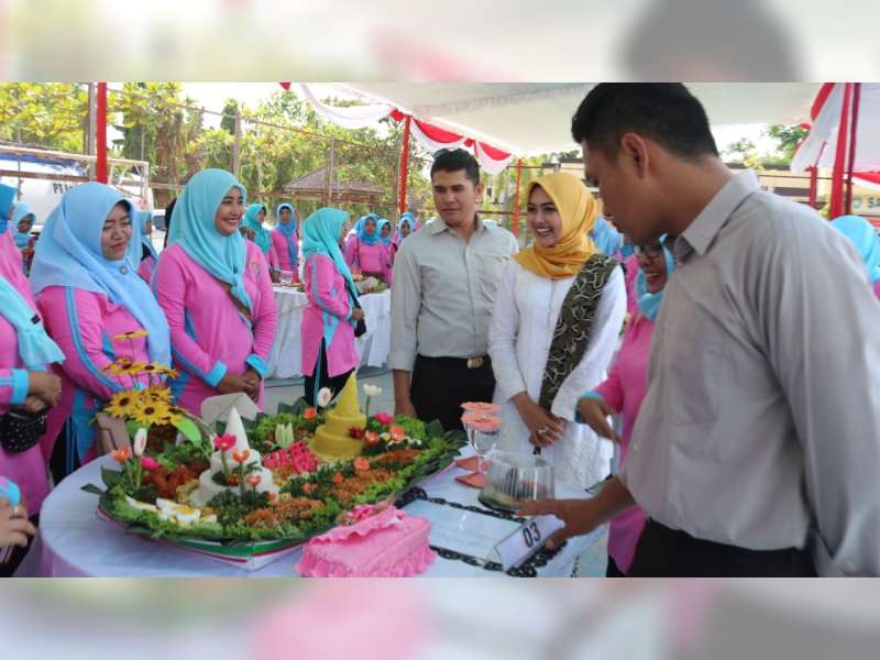 Peringati HKGB, Bhayangkari Cabang Bojonegoro Gelar Lomba Menghias Tumpeng