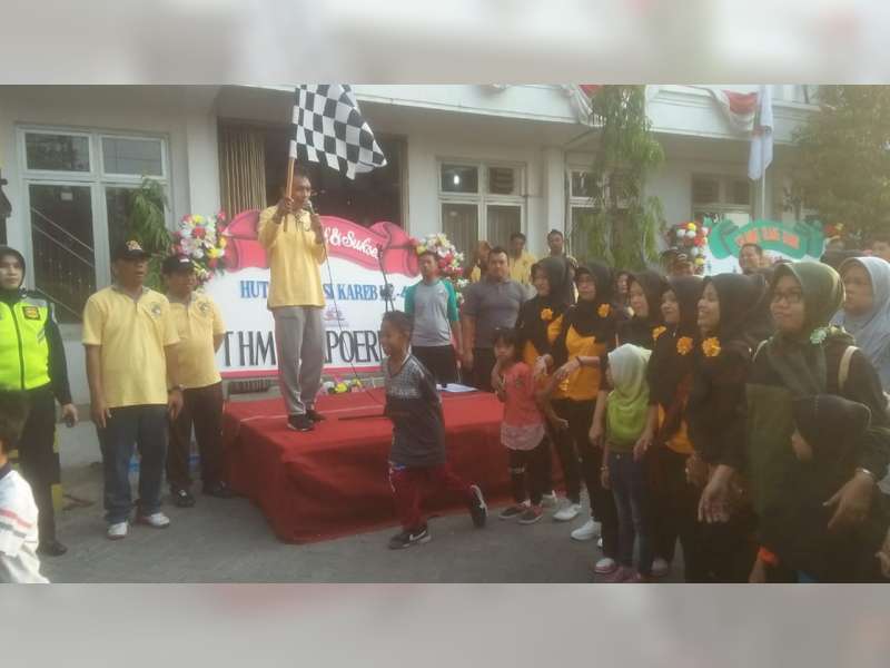 Wakil Bupati Lepas Jalan Sehat HUT ke 42 Koperasi Kareb Bojonegoro