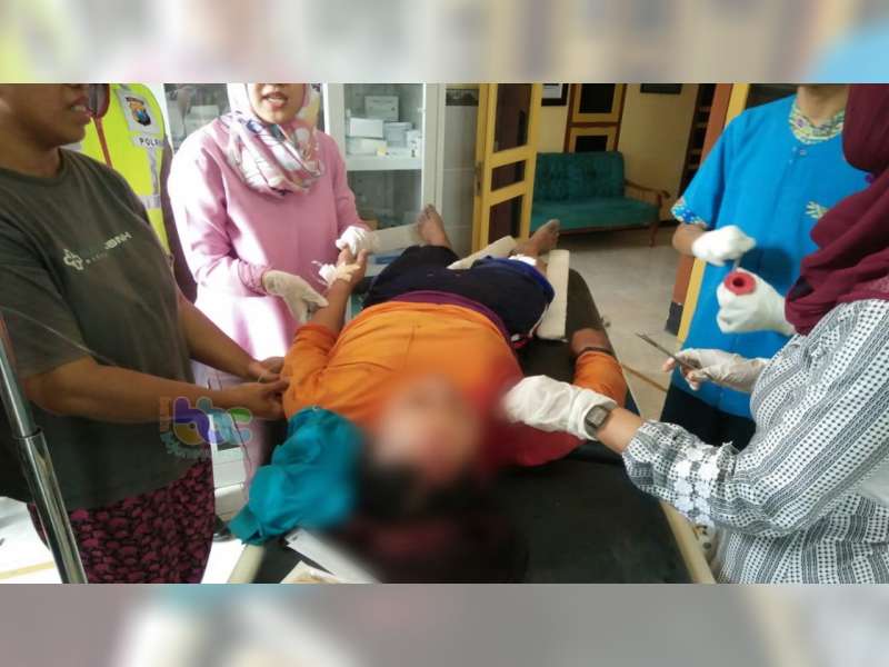 Terserempet Truk, Seorang Pemotor di Gayam Bojonegoro Luka Berat