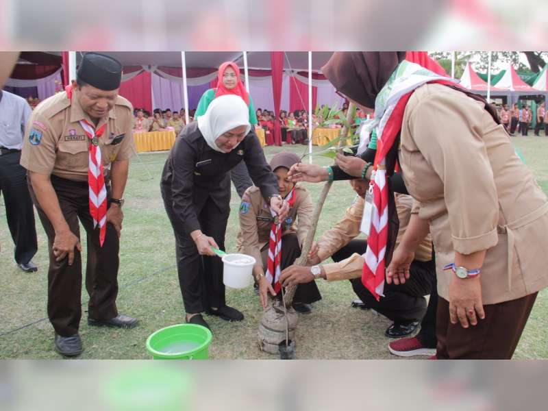 Bupati Bojonegoro Buka Acara Gerakan Hijau Alamku Dengan Banyu Leri